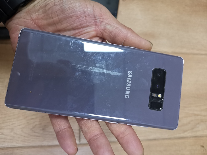 四个三星s8还是s8+自辩，还有个不是no...