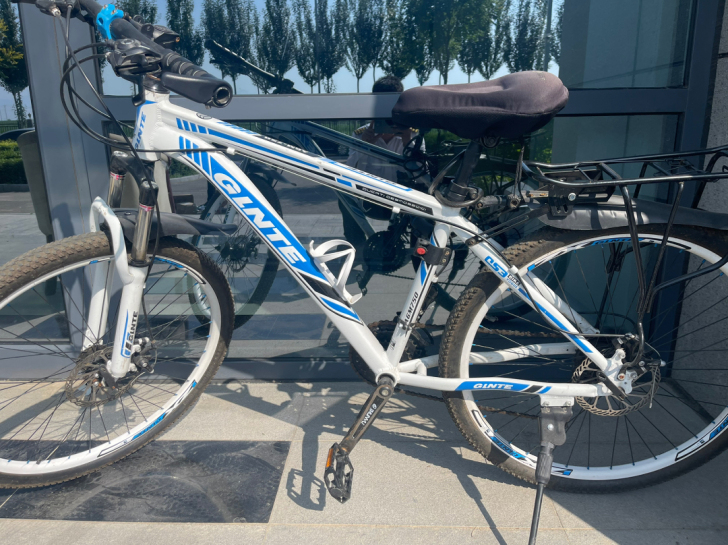 新车买不到4个月  AGM-730  21...