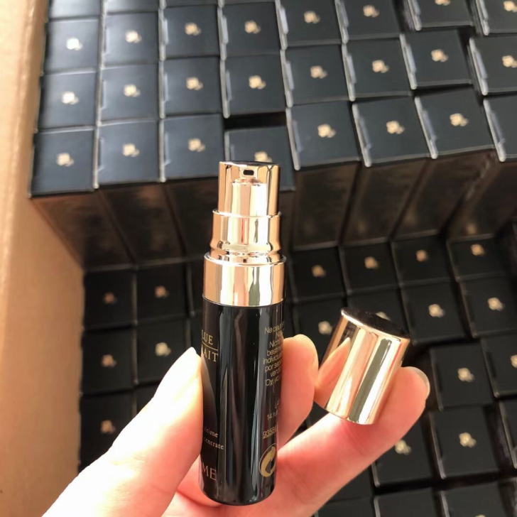 L-60 兰蔻 黑金臻宠滋养精华乳 5ML