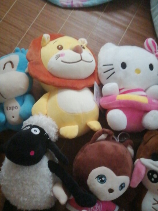 玩偶,娃娃机抓的,太多了没有地方放,八成新...