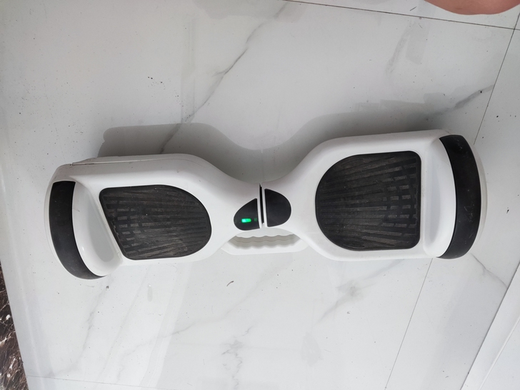 领奥电动自平衡车儿童智能学生体感6.5寸双...