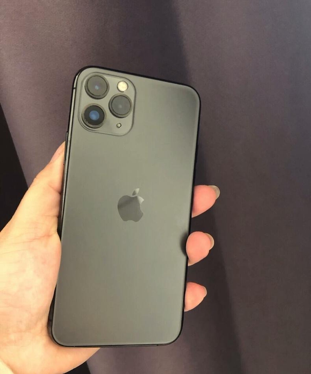 苹果11pro max   暗夜绿  配件...