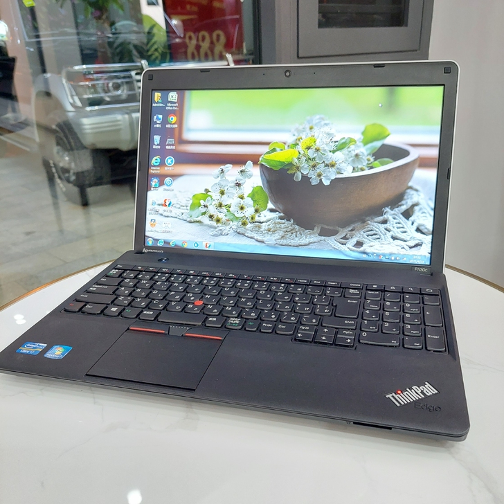 小姐姐个人笔记本电脑i7 8g运行 15寸...