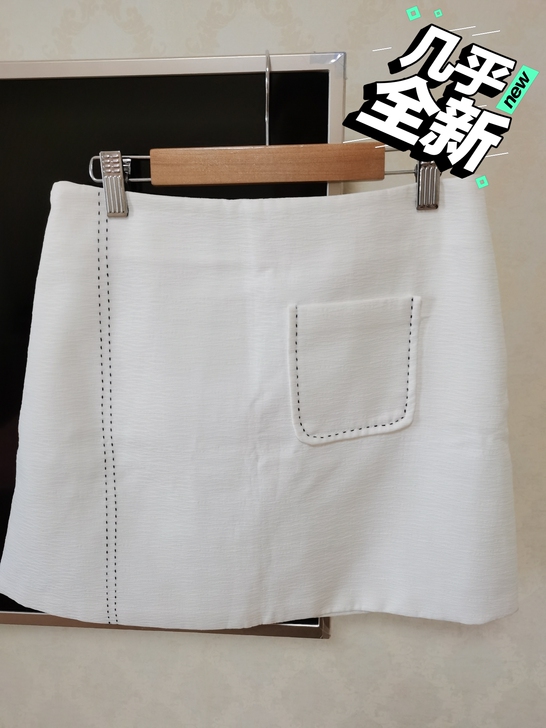 入手就穿过一次M码短裙,适合110以下穿