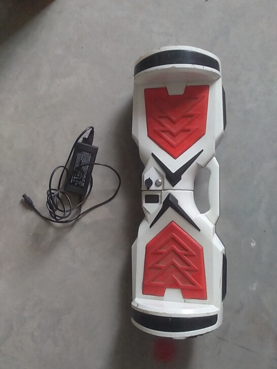 双轮平衡车，带蓝牙音响功能，