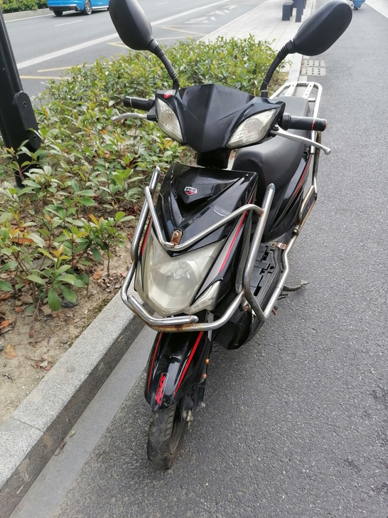 康铭思电动车60伏20安因为要离开杭州去外...