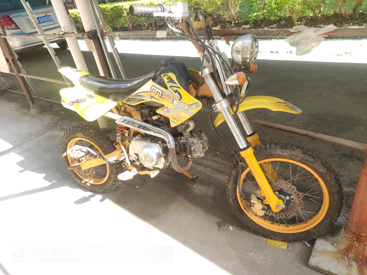 小越野摩托车，前14寸，后12寸。正常使用...