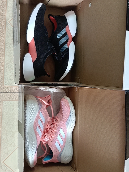 全新Adidas运动鞋 黑色37码¥168...