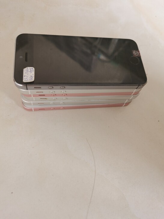 iPhone se  16g内存，可以直接...