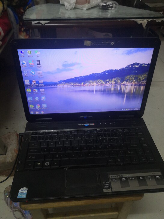 宏基电脑，固态硬盘一个，4G内存条，CPU...