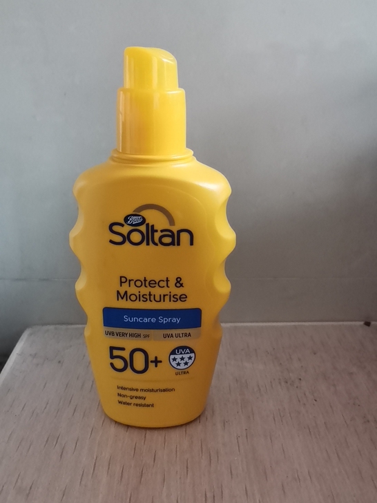 英国Boots Soltan防晒喷雾SPF...