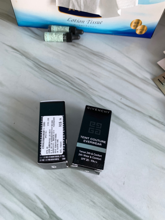 纪梵希高定粉底液