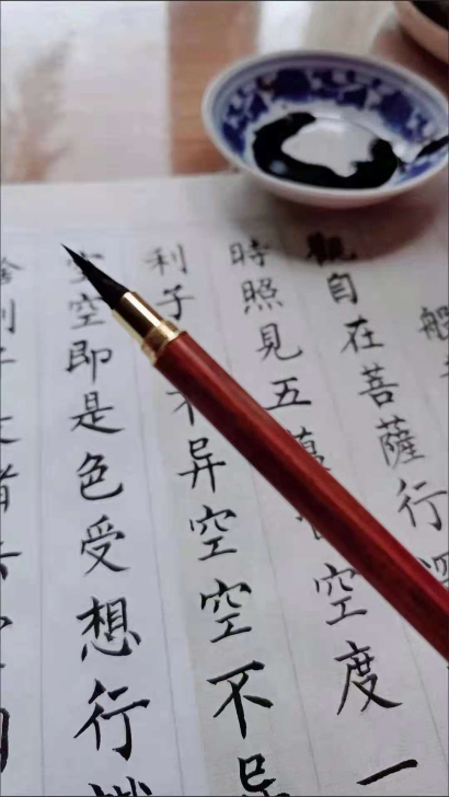 实体店卖98元一套的红黑檀木毛笔,朋友送了...