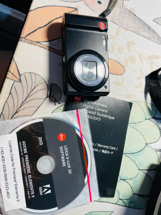 徕卡v-lux30相机，功能完好，配件齐全...