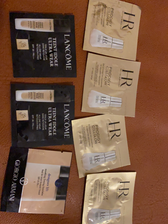 赫莲娜粉底液01