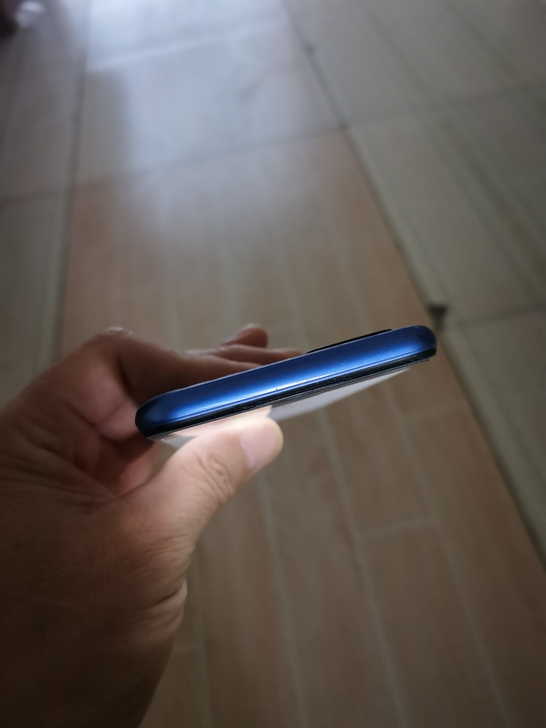 realmeⅤ3,5g手机一个,手机功能正...