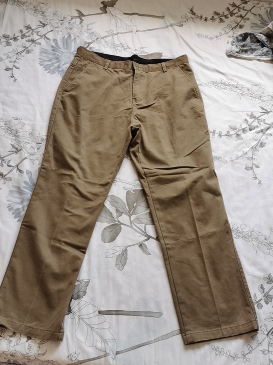 男士裤子休闲西裤两条，老公长胖了，穿不下了...