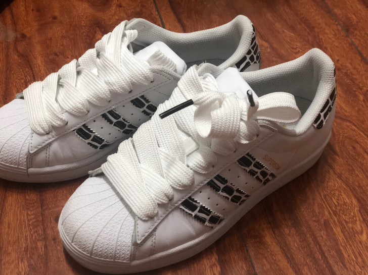 专柜购买Adidas阿迪达斯三叶草奶牛小白鞋