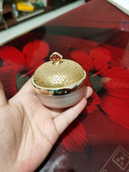 whoo后拱辰享美奢颜经典隔离霜