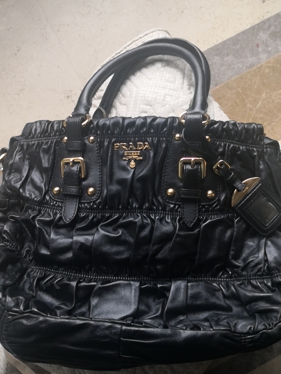 软羊皮PRADA黑色女士提包