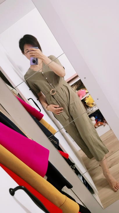 连体裤s码，抹茶绿。实体店入的。面料很舒服...