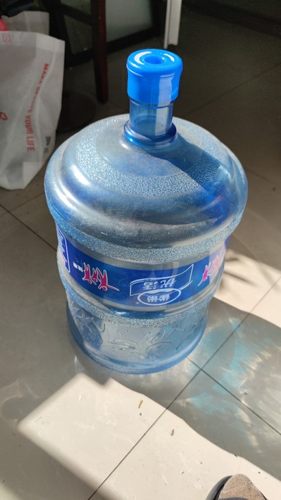 饮水机专用水桶，25L。唐镇地铁站自提，不...