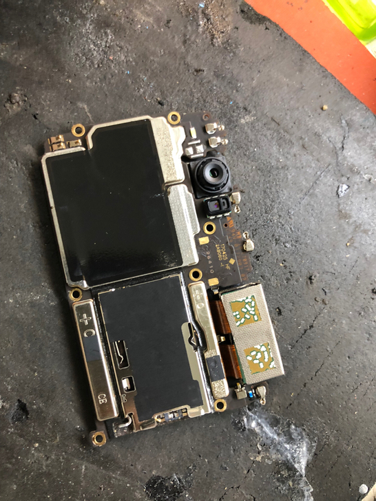 R11单主板4+64全原无拆修全网通无进水...