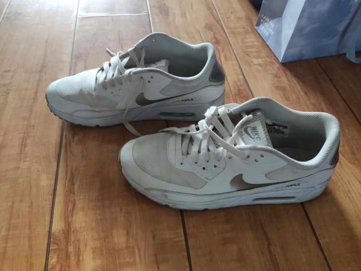 NIKE air系列 网面气垫鞋转让42码...