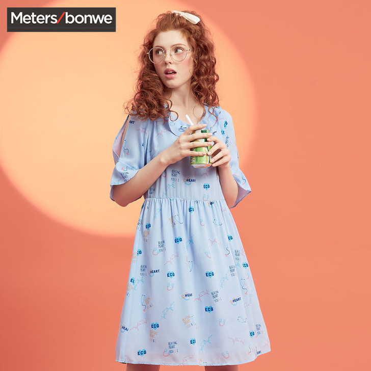 美特斯邦威雪纺连衣裙女气质荷叶边露肩收腰女...