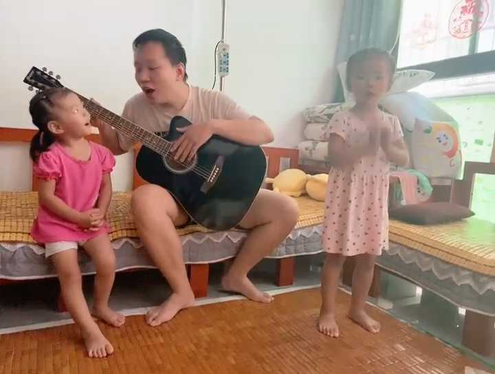 吉他一把 完好，当时心血来潮，所以就买来了...