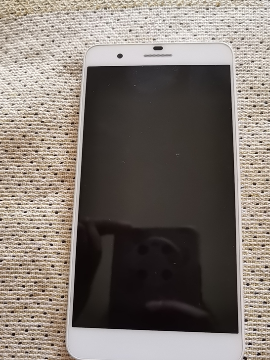 9.5成新  白色荣耀6p手机  送皮套 ...