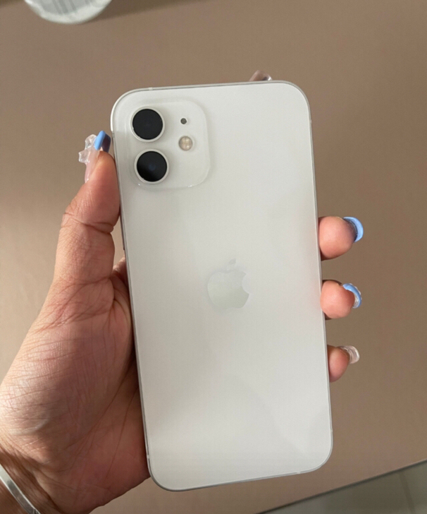 自用一手机苹果12 白色   iPhone...