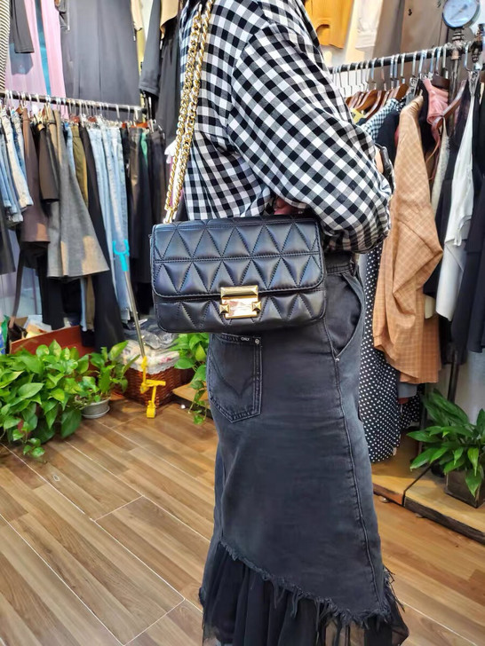 mk女包三角菱格小香风羊皮小号链条包斜挎包...