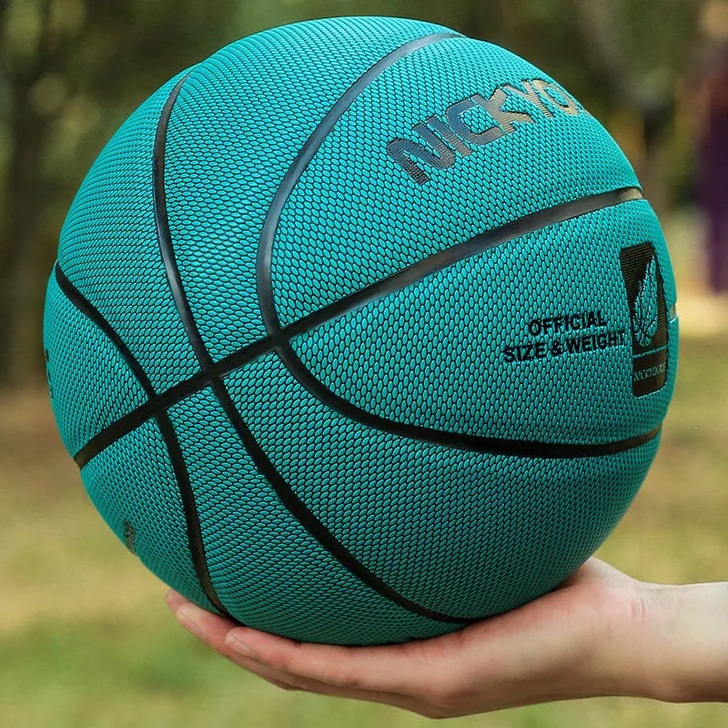 闲置处理【体育馆清仓】甩卖原价195元篮球...