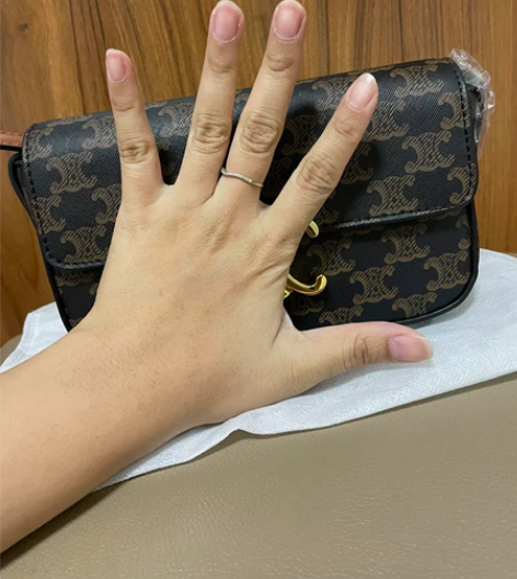 全新全新！便宜出！腋下包！ 感兴趣的话点“...