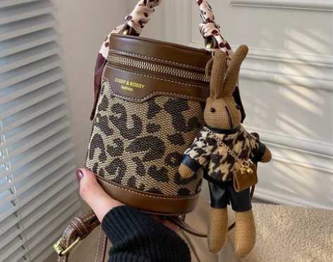 质感小包包女2022夏季新款潮时尚高级感洋...