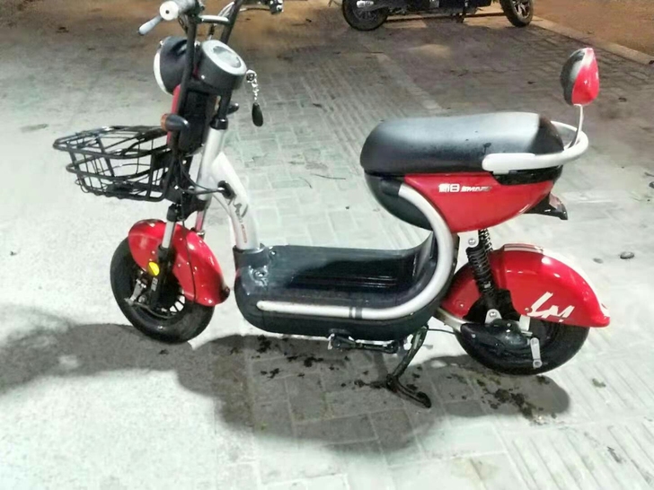新日电动车，二手电动车，新电池，车况完美没...