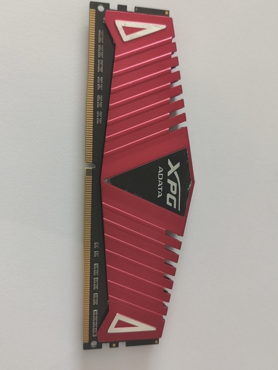 内存 威刚8G 2400 ddr4