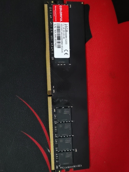 七彩虹台式电脑内存16G 3200