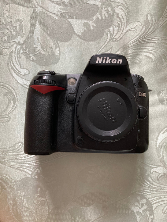 我印象中快门就几千。闲置很久没用了。保存的...