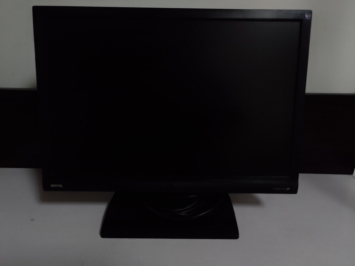 台式机显示器，18.9英寸，使用正常，闲置...