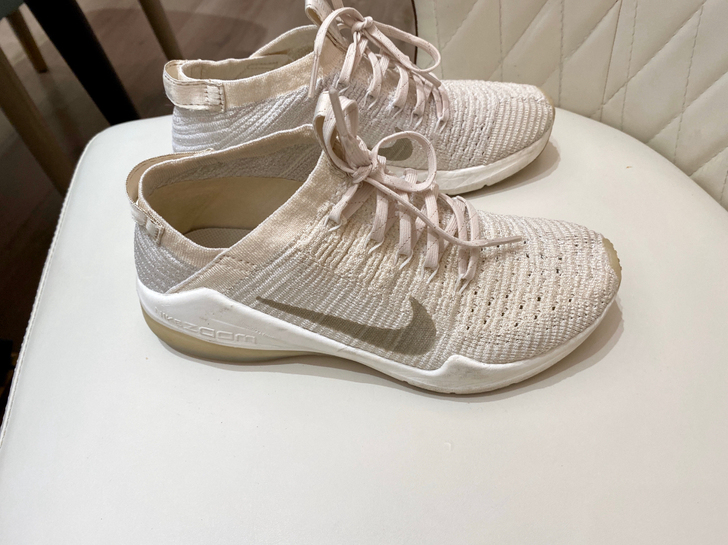 耐克Air Zoom女子运动编织运动鞋