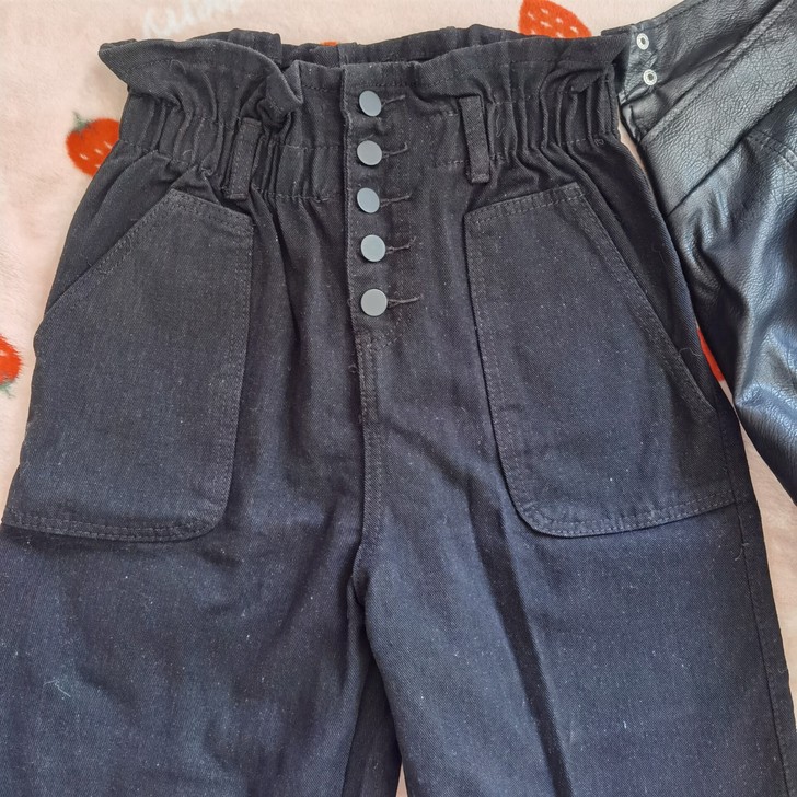 肥大宽松版 牛仔裤 一次没穿过 不太喜欢 ...