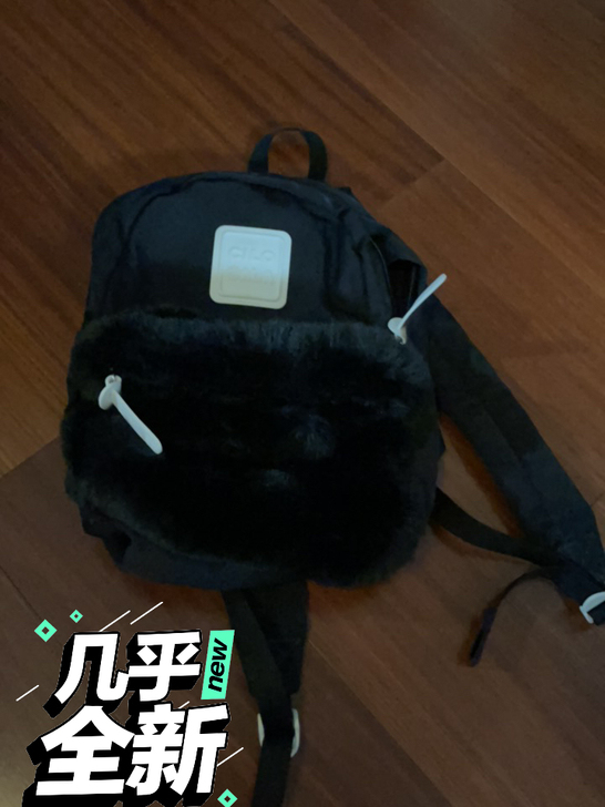 小号黑色 9.5新 背过几天 无吊牌 19...