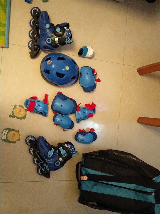 迪卡侬儿童初学者溜冰鞋  适用年龄：4岁 ...