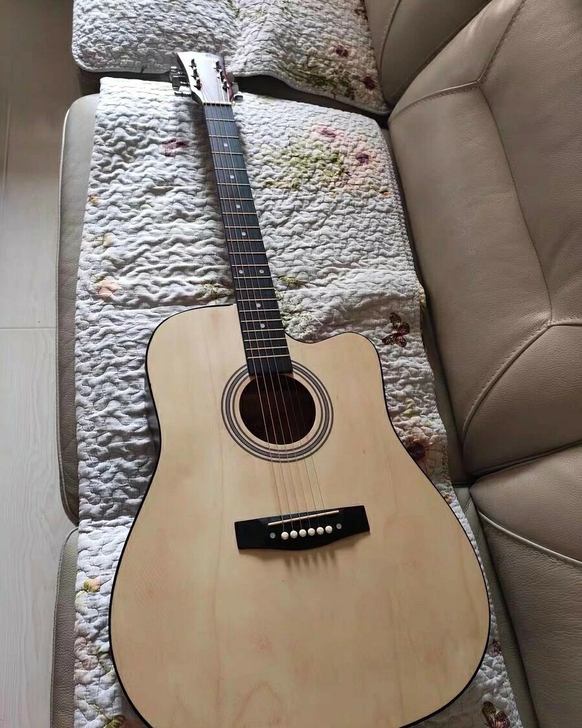 199转让原价800的全新单板吉他！性价比...