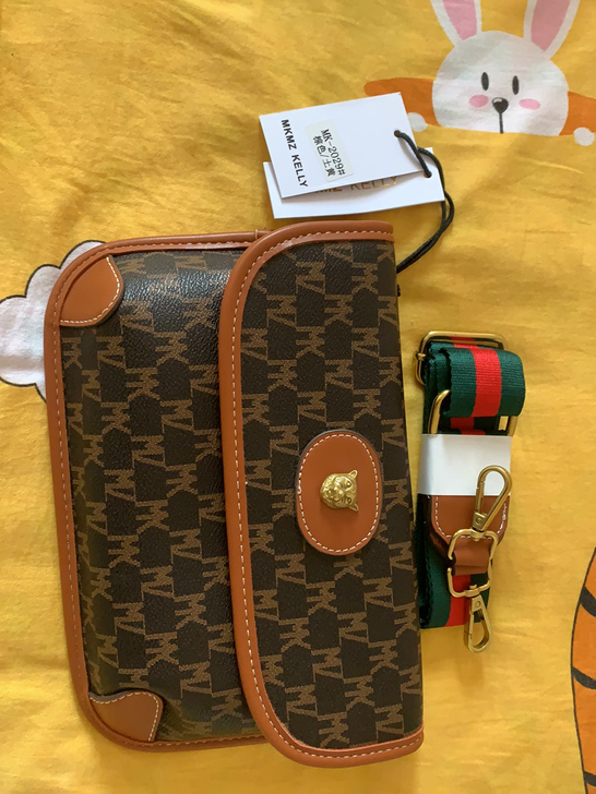 2021新款信封包女斜挎小ck时尚真皮宽带...