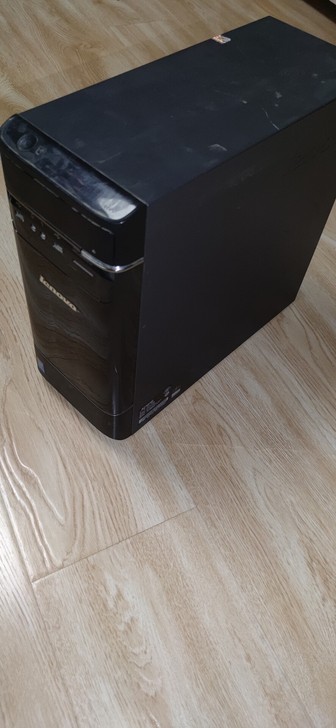 之前买的联想台式机，支持多种接口显示，配有...