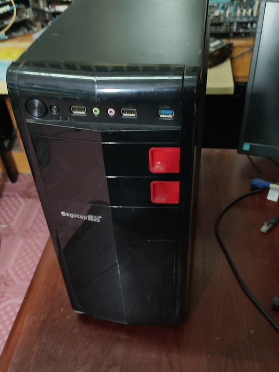 i7 920 独显 台式电脑主机 可玩英雄...