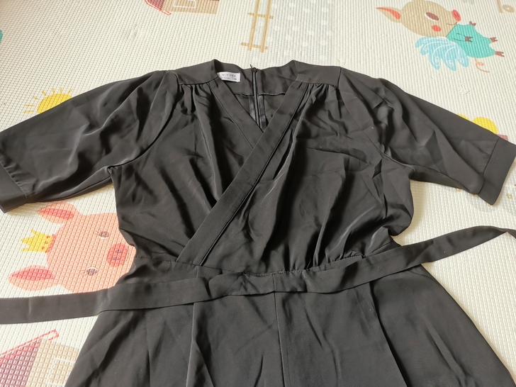 黑色连体裤M码